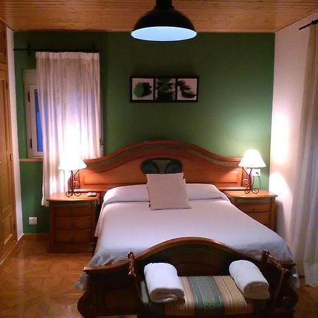 Casa Rural La Esmeralda ナバレドンダ・デ・グレドス エクステリア 写真